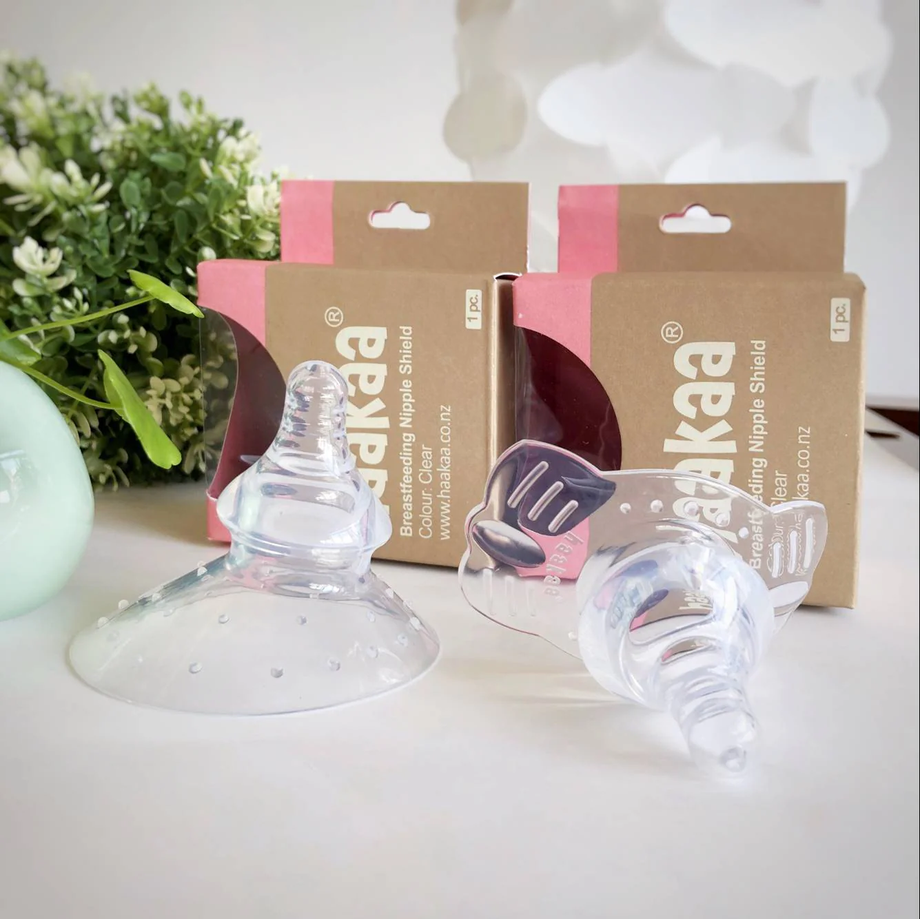 Haakaa Silicone Nipple Shields Round Shape (Pack of 4) - Image 3